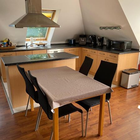 Moderne Maisonette-Wohnung Am Karpfenteich; Modern Apartment With View Of The Carp Pond Бармштедт Экстерьер фото