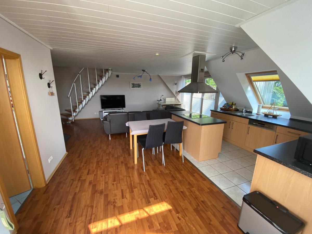 Moderne Maisonette-Wohnung Am Karpfenteich; Modern Apartment With View Of The Carp Pond Бармштедт Экстерьер фото