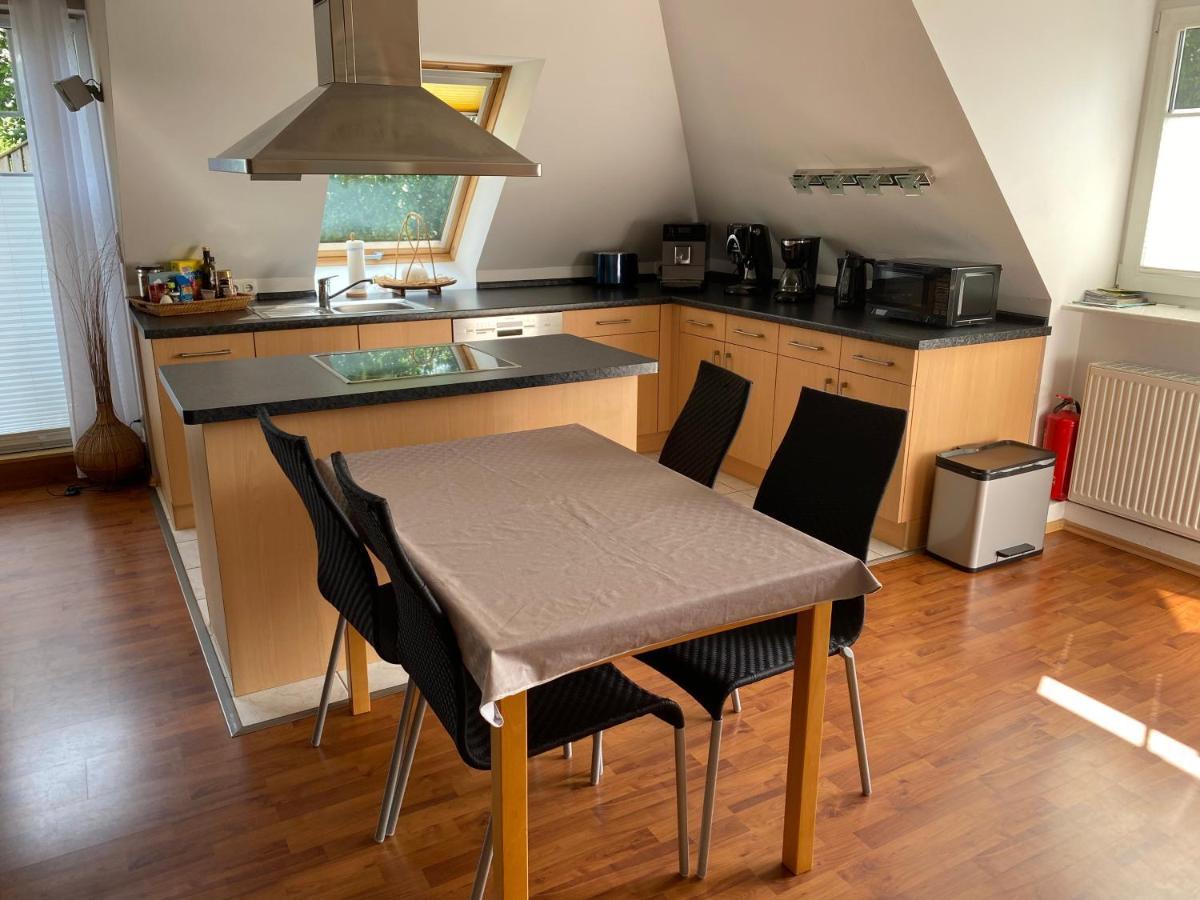 Moderne Maisonette-Wohnung Am Karpfenteich; Modern Apartment With View Of The Carp Pond Бармштедт Экстерьер фото