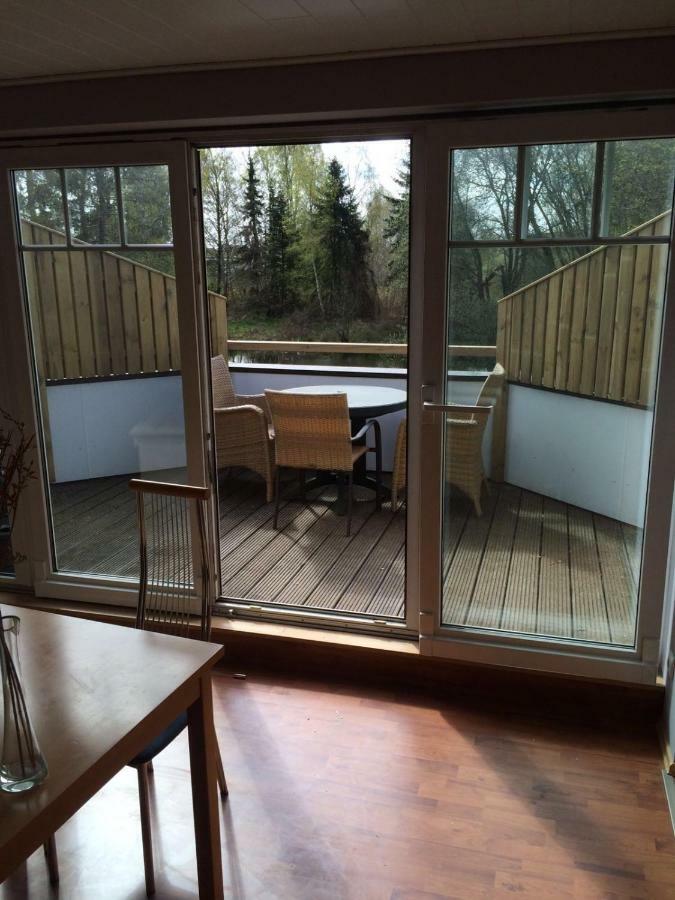 Moderne Maisonette-Wohnung Am Karpfenteich; Modern Apartment With View Of The Carp Pond Бармштедт Экстерьер фото