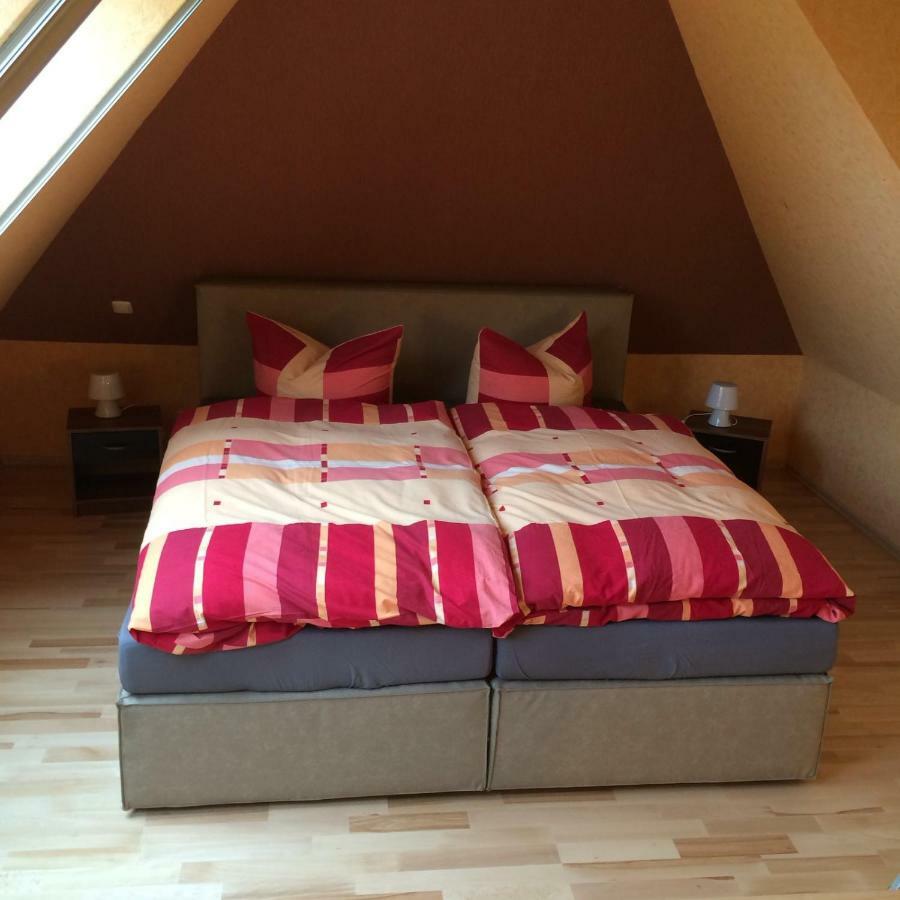 Moderne Maisonette-Wohnung Am Karpfenteich; Modern Apartment With View Of The Carp Pond Бармштедт Экстерьер фото